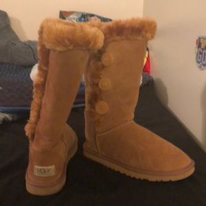 Uggs never been worn.